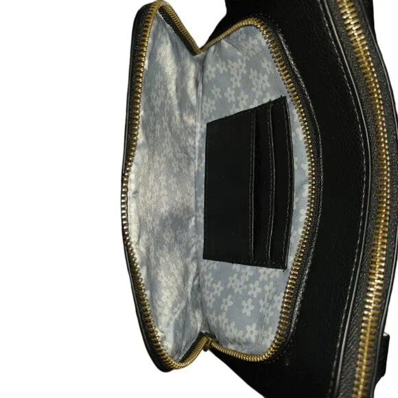 Black used crossbody - Picture 4 of 4